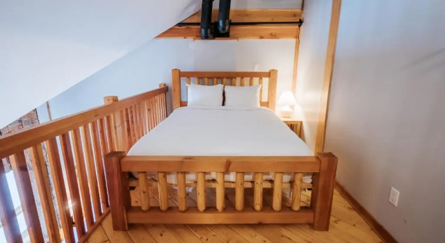 Двухместный люкс Basecamp Lodge Golden