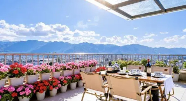 Rumu Qingfeng Anas・Roof Terrace Jian Shan Ye She Hotel (Lijiang Ancient City Branch), Prenota Hotel Lijiang Yunnan