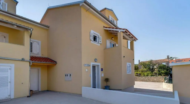 Apartment Karin, Prenota Appartamento Hotel a Isole Quarnerine con parcheggio, Parcheggio