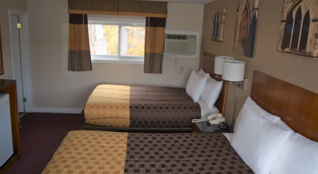 Номер Superior Knights Inn Arnprior