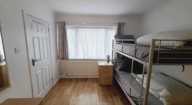 Rusper Retreat - Spacious Home Near Gatwick, Забронировать Отель Отели Исторического графства Суссекса с парковкой, Парковка