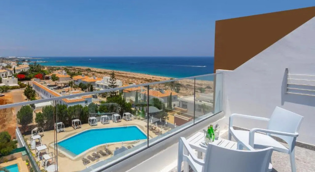 Двухместный номер Standard с частичным видом на море Leonardo Crystal Cove Hotel & Spa - Adults only