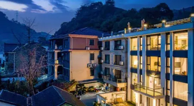 Hangzhou Guanshan B & B (Zhuantang Xishan National Forest Park Bailongtan Scenic Area)