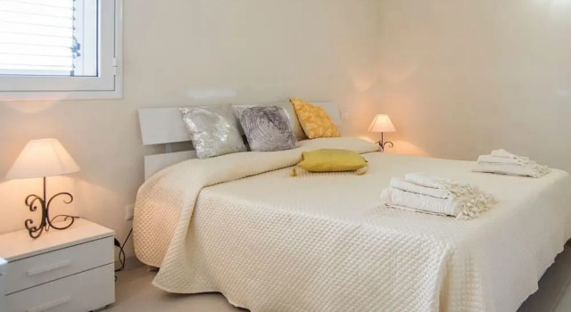 Вилла Holiday Villa White
