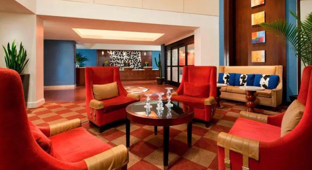 Кровать в общем номере Sheraton Albuquerque Uptown by Marriott