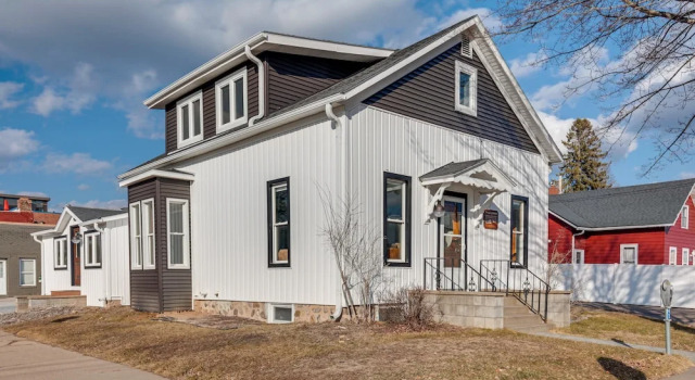 Pet-friendly Minocqua Home: Walk to Lake & Dining!, Book Hotel 3-stjernede hoteller i Minocqua, 3*