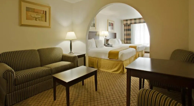 Люкс Standard Holiday Inn Express & Suites Childress by IHG