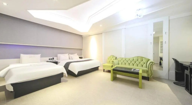 Renaissance Hotel