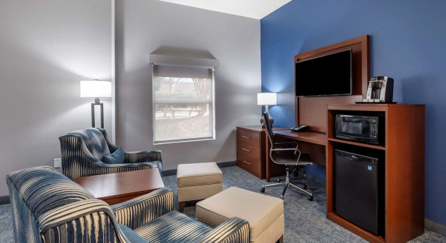 Comfort Suites near Birkdale Village- Huntersville, Забронировать Отель Отели и гостиницы Хантерсвилл, Отель