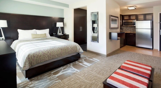 Двухместный люкс Staybridge Suites Auburn Hills by IHG