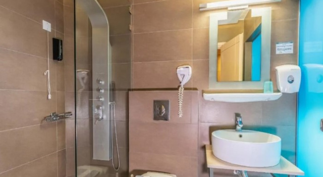 Четырёхместный номер Standard Pantheon Hotel