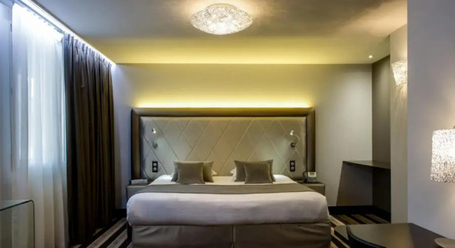 Полулюкс Hôtel Le Châteaubriant