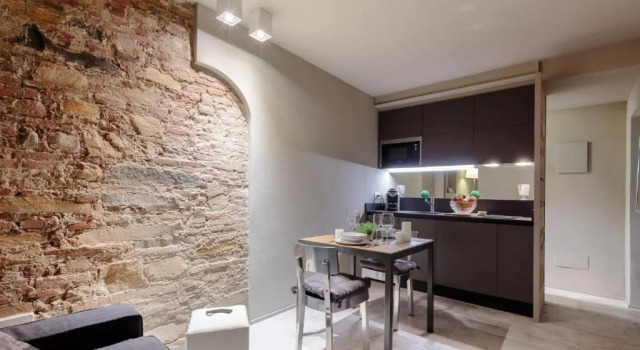 Casa Reds, THE SMART LUCCA APARTMENT SUITE inside the Walls, Buchen Sie Ferienwohnung Lucca Toskana