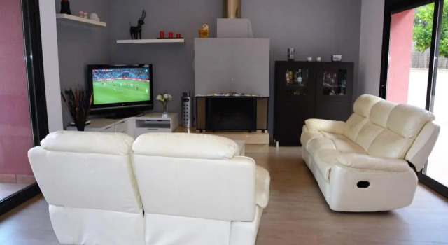 Villa Sitges La Calma 10 minutes drive Sitges 2 minutes walk Garraf Park AC