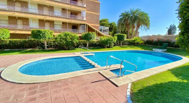 Luxury Apartment 3 bed 2 bath, 预订 公寓 坎佩略 白色海岸
