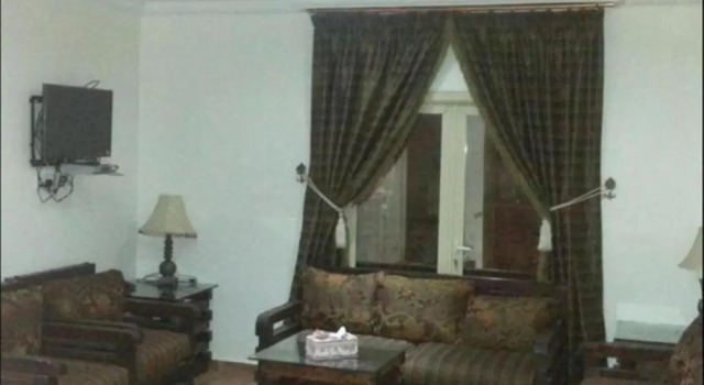 OYO 640 Home Furnished 3-Bedroom Apartment
