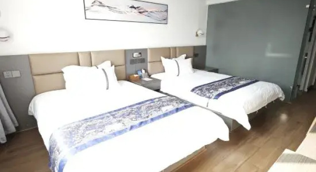 Люкс с 5 комнатами Wukong Hostel