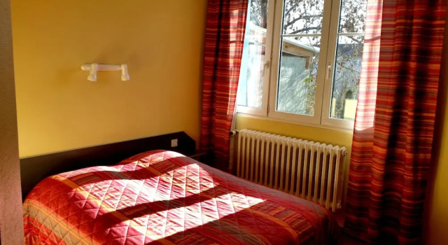 Двухместный номер Standard Logis Hôtel Restaurant du Cygne