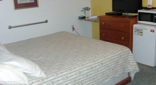 Paintbrush Inn Thermopolis, Забронировать Отель Отели Термополиса с парковкой, рядом с Hot Springs County Museum, Парковка