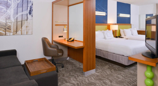 Четырёхместная студия SpringHill Suites Durham Chapel Hill