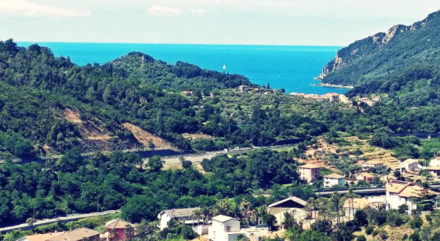 Апартаменты The sea from the hills