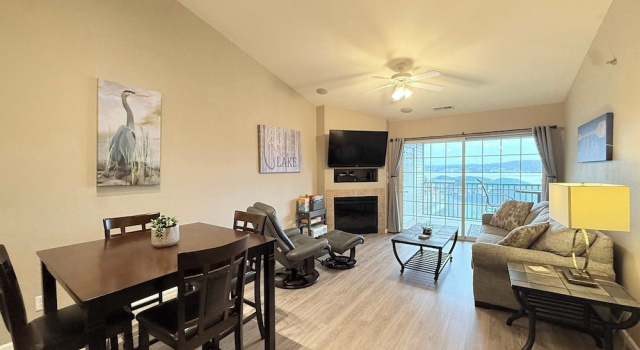 Номер Standard с балконом и с видом на озеро Highland Lake View Incredible Location!