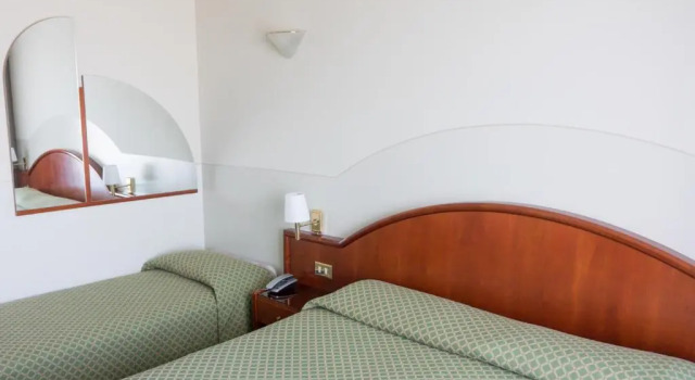 Трёхместный номер Classic Hotel Porto Azzurro