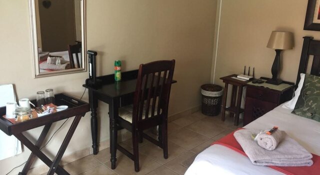 d Vine Guest House, Забронировать Гостевой дом Отели Мпумаланга с парковкой, Парковка