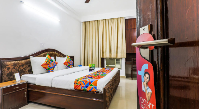 Номер Deluxe Via Hemkunt Mansion - Nr Noida Sector-15 Metro