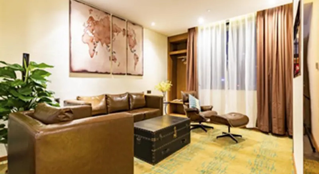 Люкс James Joyce Coffetel ，the innovation center of HuaNanChuangGu ，in Zhang Cha of Foshan city