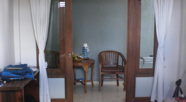 Adi House Homestay, Забронировать Отель Отели провинции Бали с завтраком, Завтраки