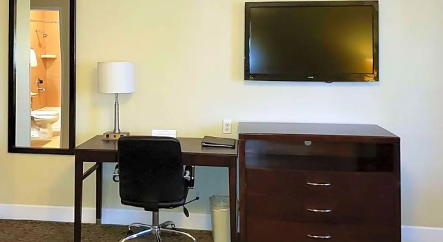 Люкс Quality Inn Ontario Airport Convention Center