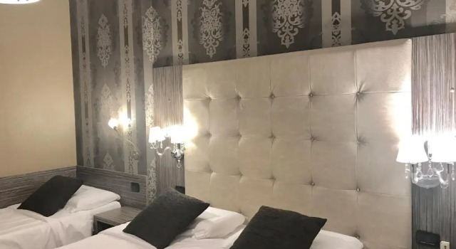 Трёхместный номер Canova Hotel