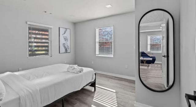 Charlotte Retreat Luxury 4BR Heaven, Забронировать Дом для отпуска Коттеджи Шарлотте, Коттедж