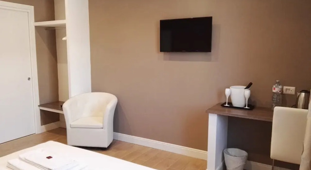 Tollì Superior Guest House, Забронировать Отель Отели Рима с завтраком, рядом с Ослиные ворота, Завтраки