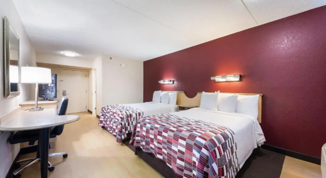 Четырёхместный номер Standard Red Roof Inn Laredo