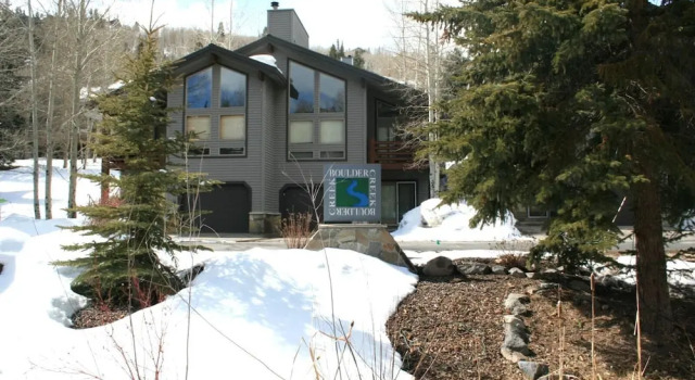 Boulder Creek 3 Bedrooms BCC-1101 by KBM, Varaa Lomakoti Park City 