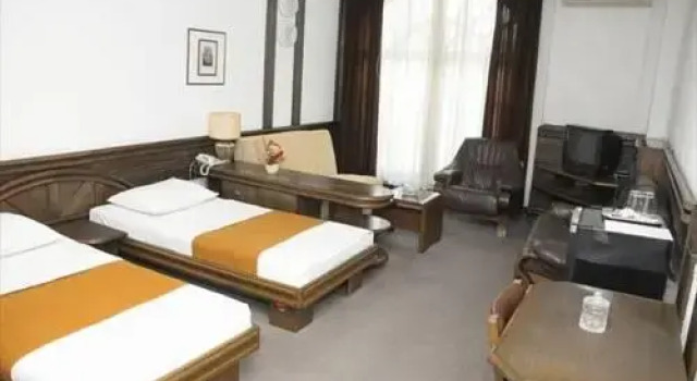 Novi Palas Hotel, Buchen Sie Hotel Kruševac Zentralserbien