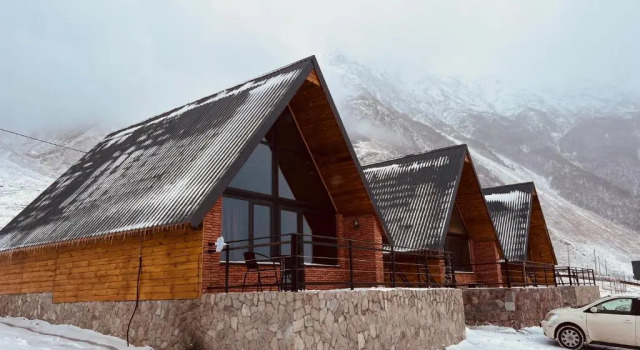 Kera cottages kazbegi