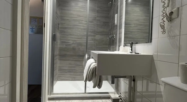 Одноместный номер Comfort Contact Hotel Hôtel De Troyes