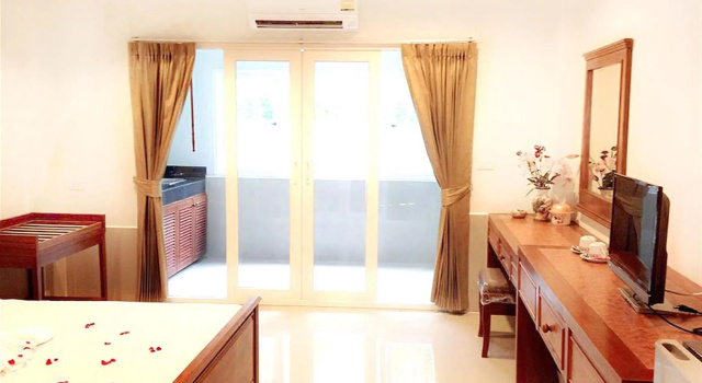 Номер Standard с балконом Siray House Phuket