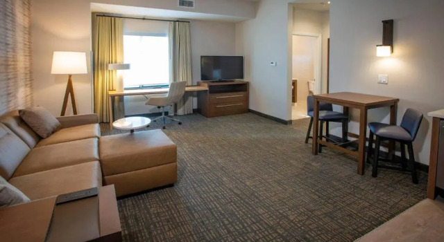 Двухместный люкс c 1 комнатой Residence Inn by Marriott Pensacola Airport/Medical Center