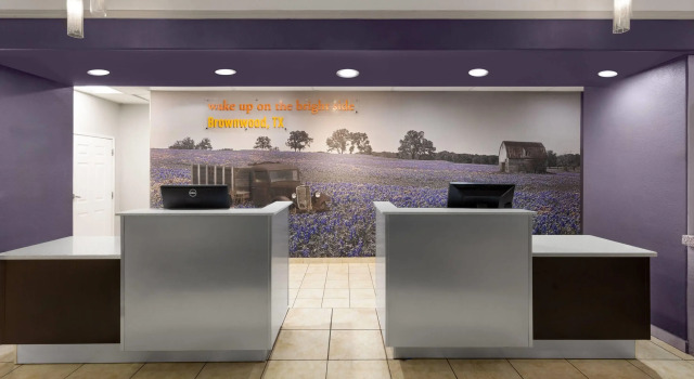 La Quinta Inn & Suites by Wyndham Brownwood, Забронировать Отель Браунвуд штат Техас