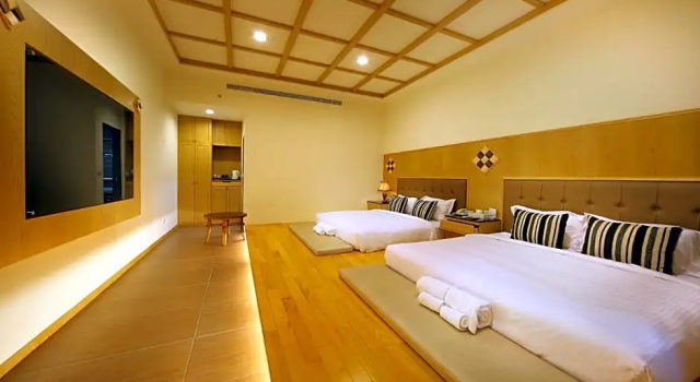 Четырёхместный номер Standard LanHai Inn