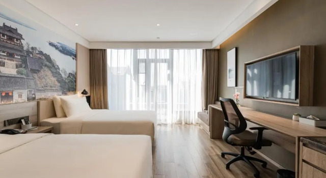 Двухместный номер Standard с видом на сад Atour Hotel Zhenjiang Xijindu Jinshan Temple