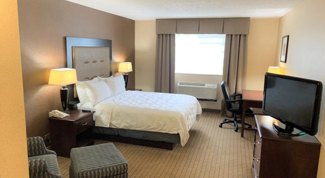 Двухместный номер Standard Holiday Inn & Suites Chicago-Carol Stream Wheaton by IHG