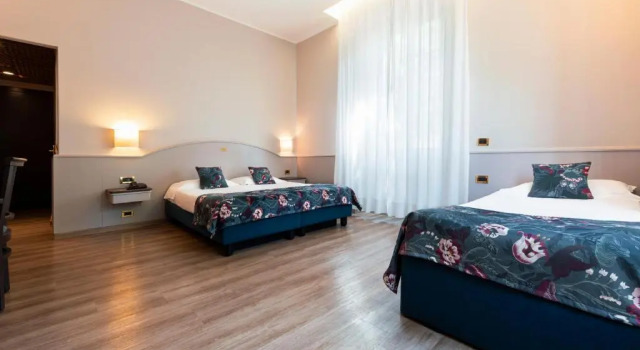 Трёхместный номер Mokinba Hotels Montebianco