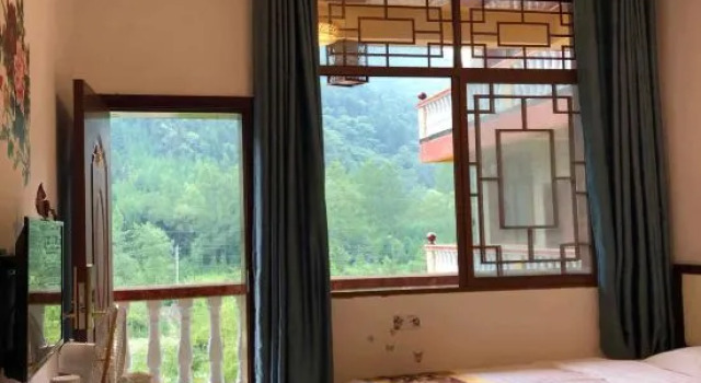 Lushan Lantian Hotel, Prenota Hotel Ya'an Sichuan