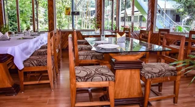 Люкс Aranya Jungle Resorts
