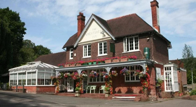 The Wheatsheaf Inn, Забронировать Отель Отели Суррей Хиллс с парковкой, Парковка